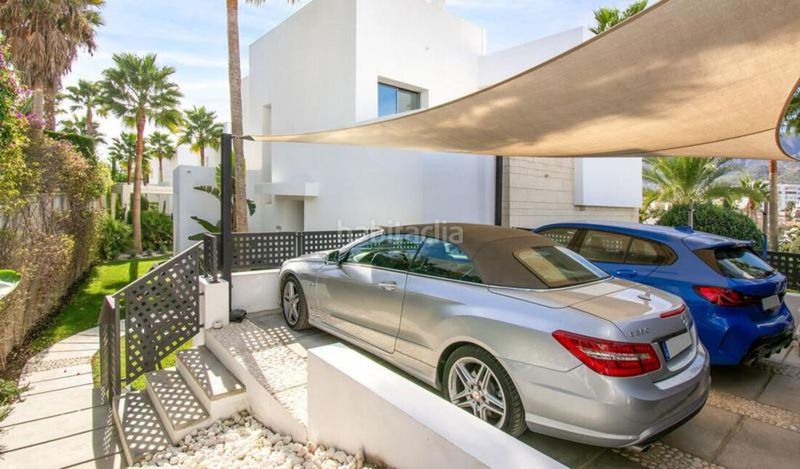 Foto 0f99dd08-4be9-4405-b245-0fb066b2fd16. Casa amb aparcament piscina a Río Real Marbella