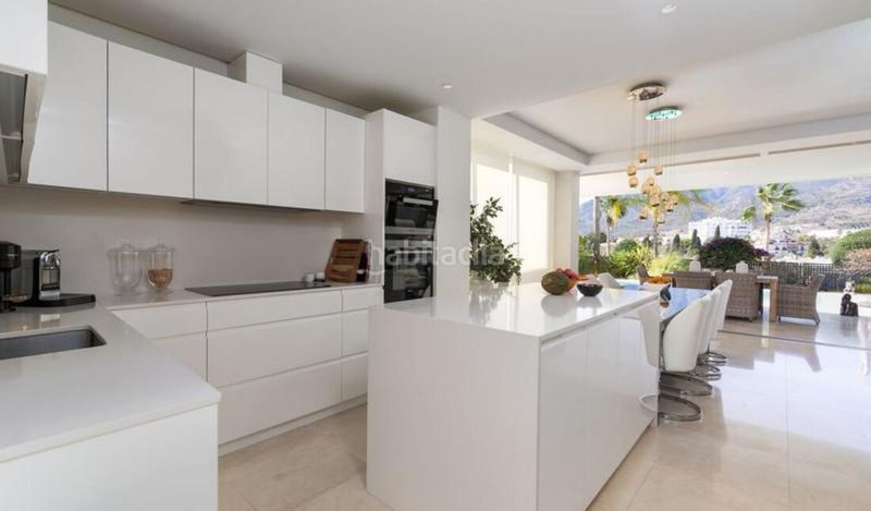 Foto d1219a2c-4603-4be1-be64-7ba27135e9ac. Casa amb aparcament piscina a Río Real Marbella