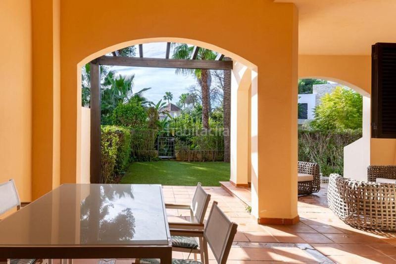 Foto c2789942-47f9-43d2-9ec3-325b75294e7a. Planta baixa amb aparcament piscina a Puerto Banús Marbella