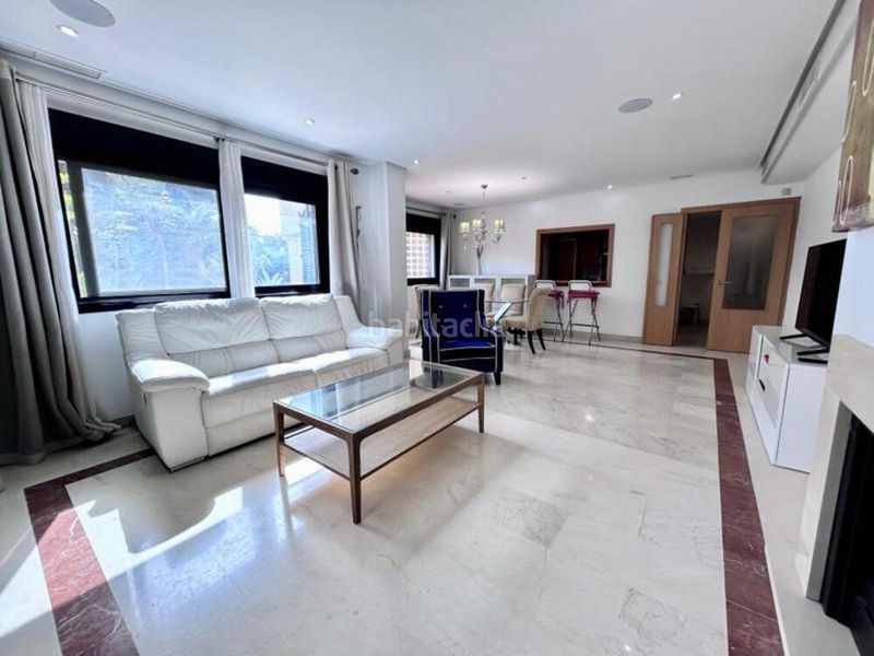 Foto 519c9b12-81cf-4a0f-9dbe-a304f7f4e425. Apartament amb calefacció aparcament piscina a Puerto Banús Marbella