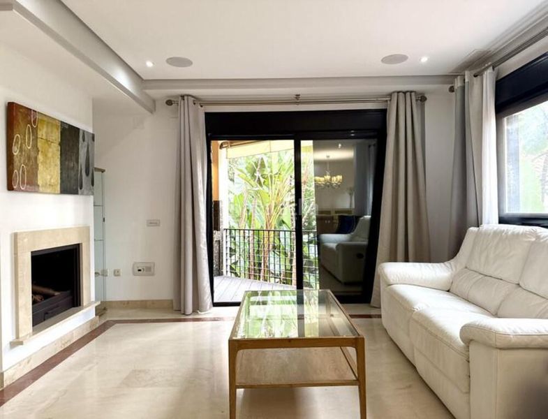 Foto 601c3109-9e94-42b2-812b-c9082ecd6afc. Apartament amb calefacció aparcament piscina a Puerto Banús Marbella