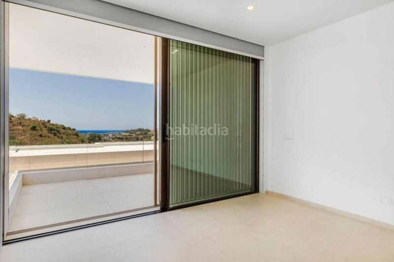 Foto 578653e2-d07c-4a32-be6d-ec2f4c17f566. Lloguer apartament amb aparcament piscina a La Quinta Benahavís