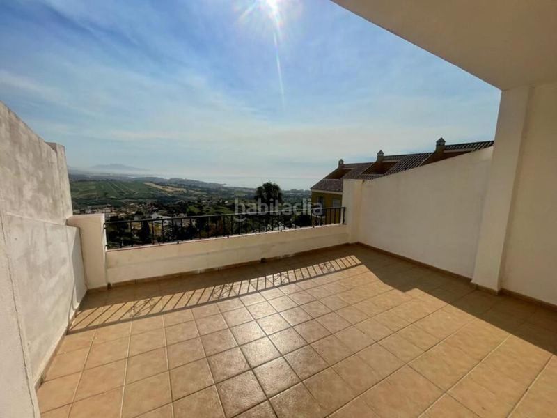 Foto 5f578aee-bd09-4eb9-9dd3-b639b7873fc5. Casa adosada en Manilva pueblo Manilva