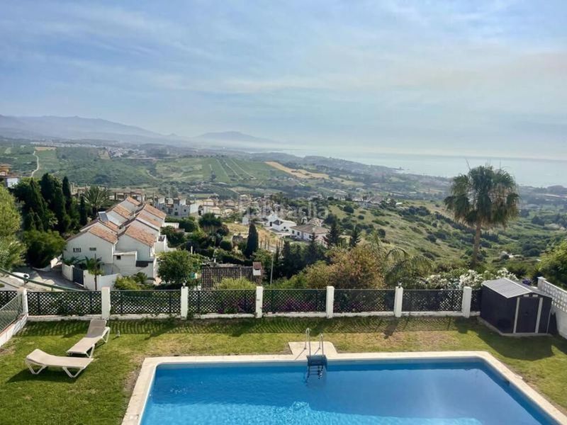 Foto 10af70f0-b147-4a48-a86e-1c68ba7f82f8. Casa adossada amb aparcament piscina a Manilva pueblo Manilva