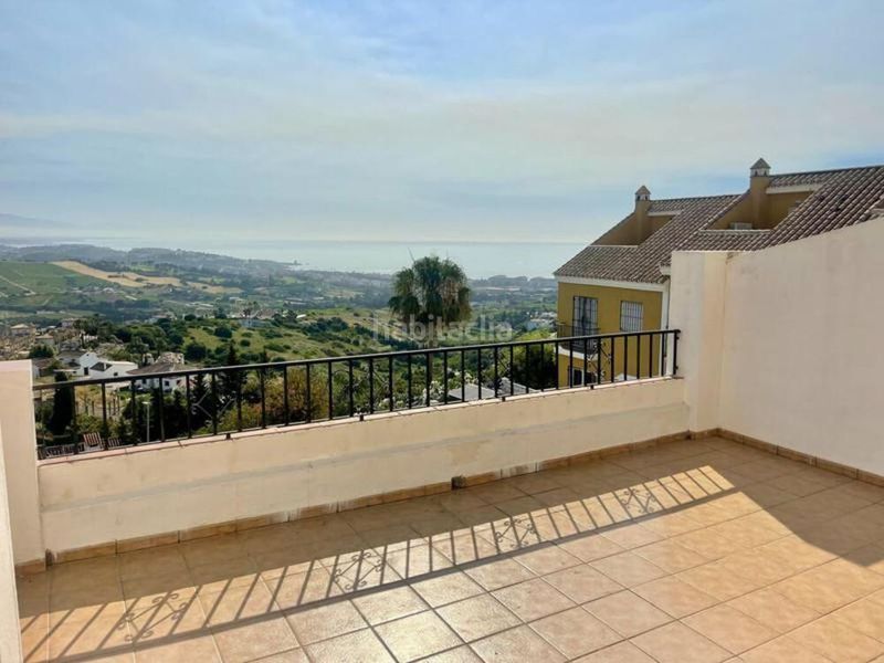 Foto b88136ef-e276-40a7-b007-a0018e9001ab. Casa adossada amb aparcament piscina a Manilva pueblo Manilva