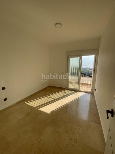 Foto e19672de-d8b4-4807-a067-55025731d387. Casa adossada amb aparcament piscina a Manilva pueblo Manilva