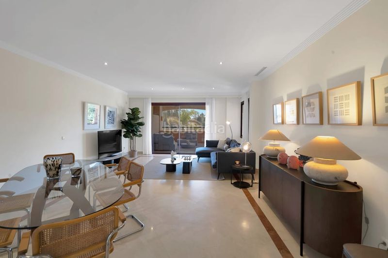 Foto 121ce146-0cbc-4ea4-a5b3-811b99ef2617. Apartament amb calefacció aparcament piscina a bahía de Marbella Marbella