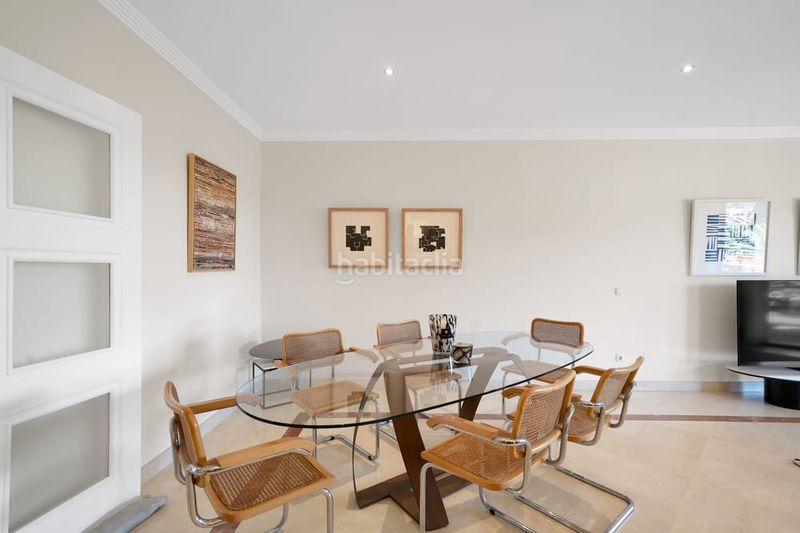 Foto 35379d18-3cc5-47d8-886c-0da1c3814d6b. Apartament amb calefacció aparcament piscina a bahía de Marbella Marbella