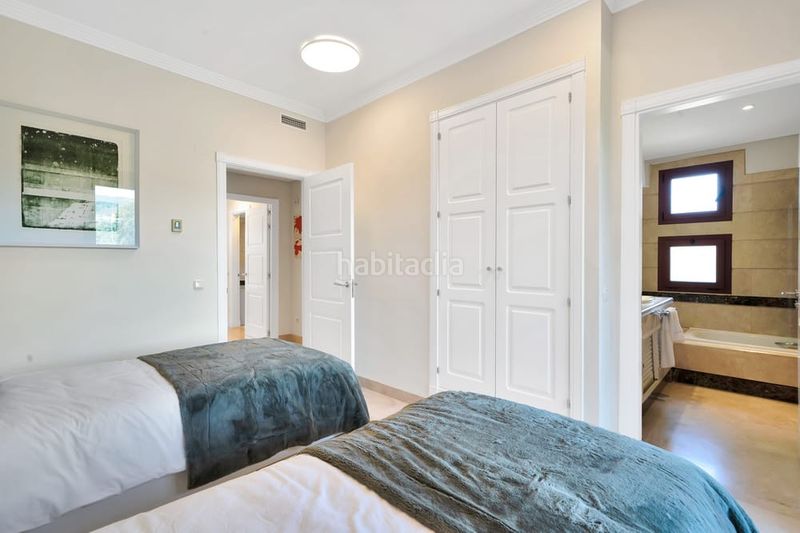 Foto d26462ef-b86b-459e-8dd5-6e6e1ce902c9. Apartament amb calefacció aparcament piscina a bahía de Marbella Marbella