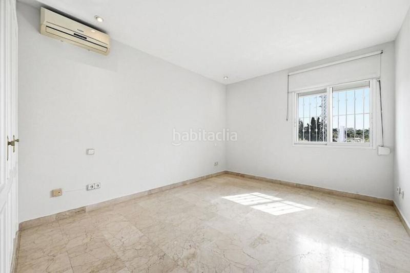 Foto 01058116-c311-4f07-bd84-14fda49a28fc. Casa adossada amb aparcament piscina a Nueva Andalucía centro Marbella