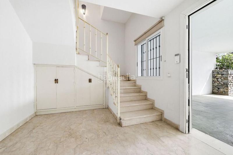 Foto e363a505-8890-40e8-8313-e5e9a0ae9f7b. Casa adossada amb aparcament piscina a Nueva Andalucía centro Marbella