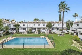Semi detached house in Nueva Andalucía centro