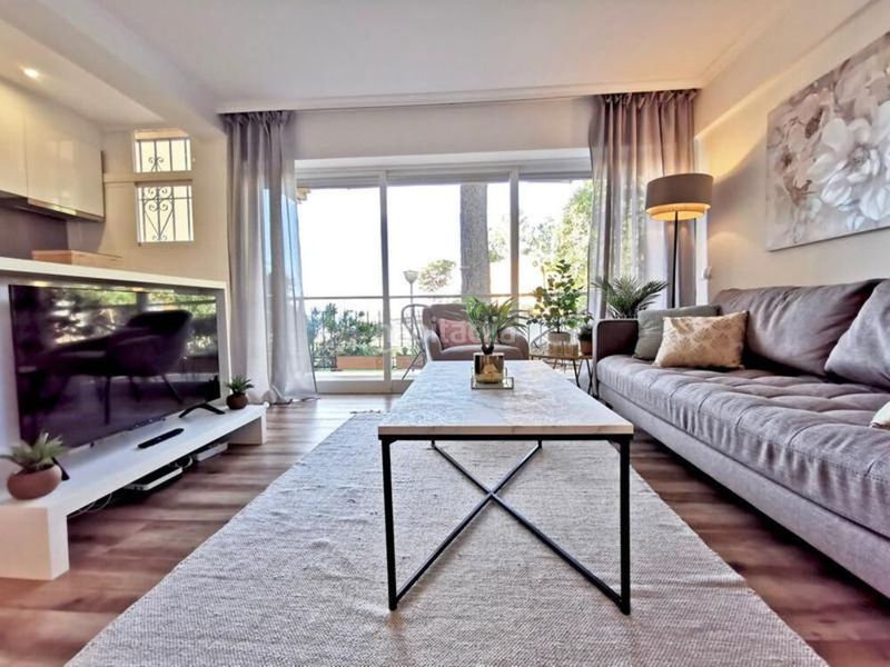 Foto a80dcc9a-eb5e-4e9d-967d-e908b16ea70f. Apartament amb aparcament piscina a Guadalmansa Estepona