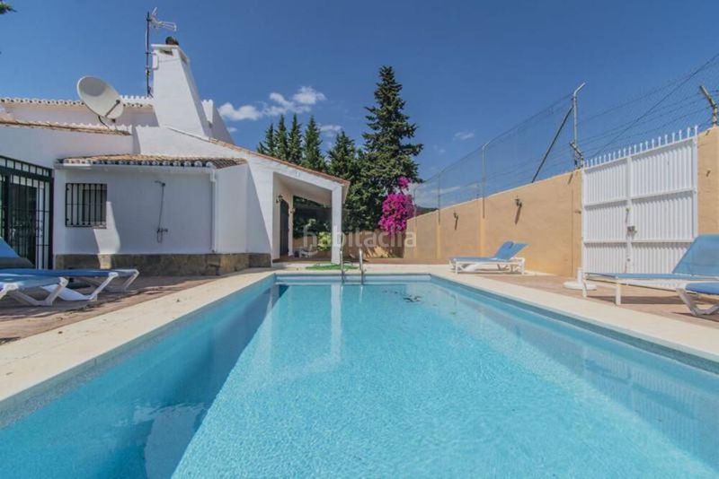 Foto 01a71f5e-fff3-479e-8a97-fd31a61aedf5. Casa amb aparcament piscina a Casco Antiguo Marbella