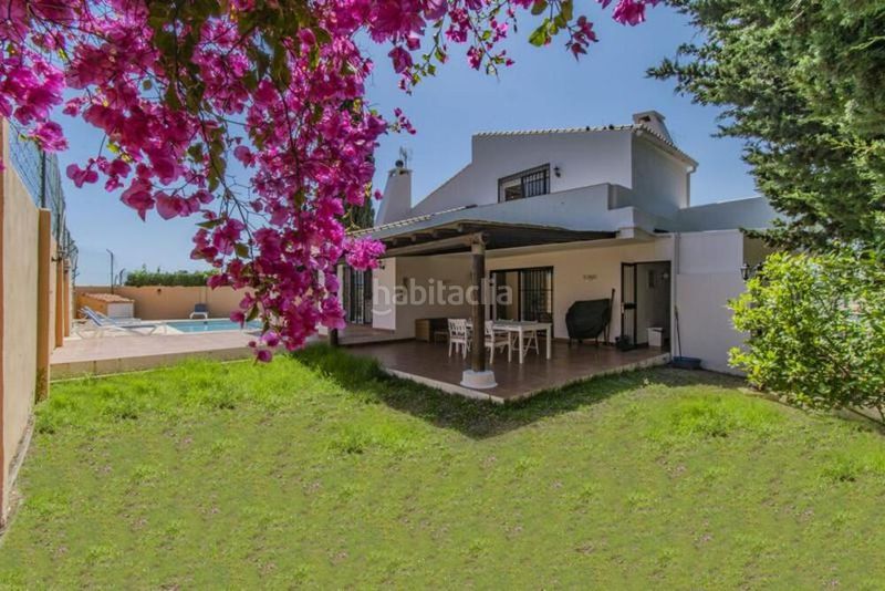 Foto 254d7fa9-01ca-47b1-80a9-dc5e5254a294. Casa amb aparcament piscina a Casco Antiguo Marbella