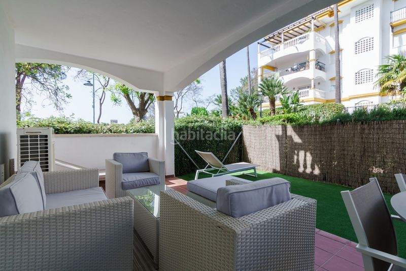 Foto 1303d4fc-6b2d-45bf-b38f-6a139fc48ba9. Affitto piano terra con parcheggio piscina in La Dama de Noche - La Alzambra Marbella