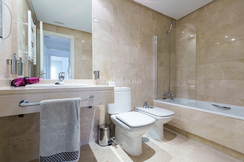 Foto 673bf289-bd30-4fc3-92a6-cd2408d1687b. Affitto piano terra con parcheggio piscina in La Dama de Noche - La Alzambra Marbella