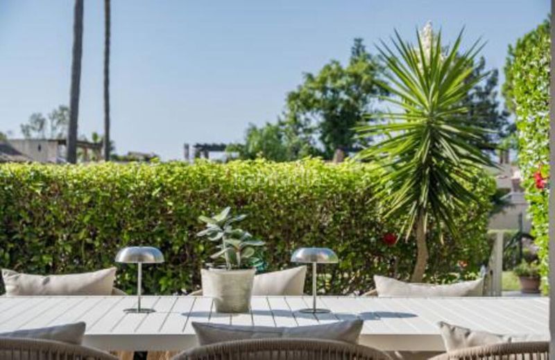 Foto 42f36194-5ec4-4c95-9ac1-d8732d2e002f. Miete erdgeschoss mit parking pool in Las Brisas Marbella