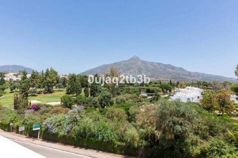 Foto 1560a776-7d93-45fd-84e4-193cbbc5a6a6. Casa adosada en Aloha Marbella