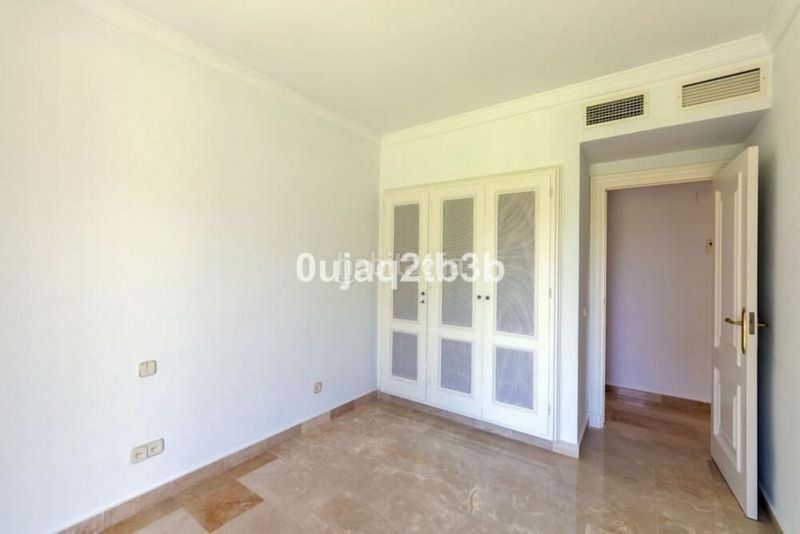 Foto 499ecade-a3f5-4a94-aec3-b95b1a96aead. Casa adosada en Aloha Marbella