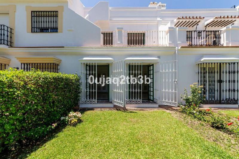 Foto 24a96ff7-e804-4db4-97e1-1206f1b91027. Casa adossada amb aparcament piscina a Aloha Marbella