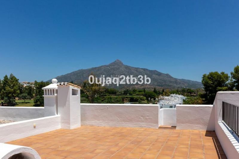 Foto a78ee258-cb89-44f9-8716-148b5bca4787. Casa adossada amb aparcament piscina a Aloha Marbella
