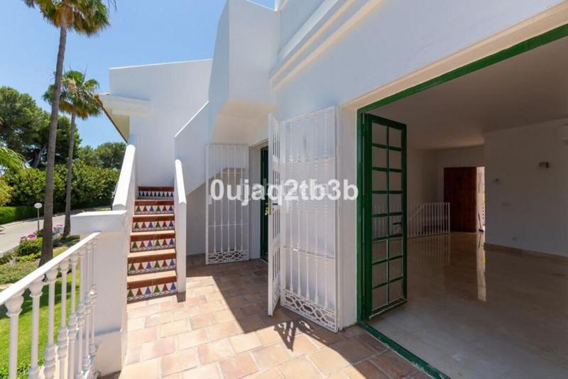 Foto edfc1812-d8b7-4026-8982-78438dc8c028. Casa adossada amb aparcament piscina a Aloha Marbella