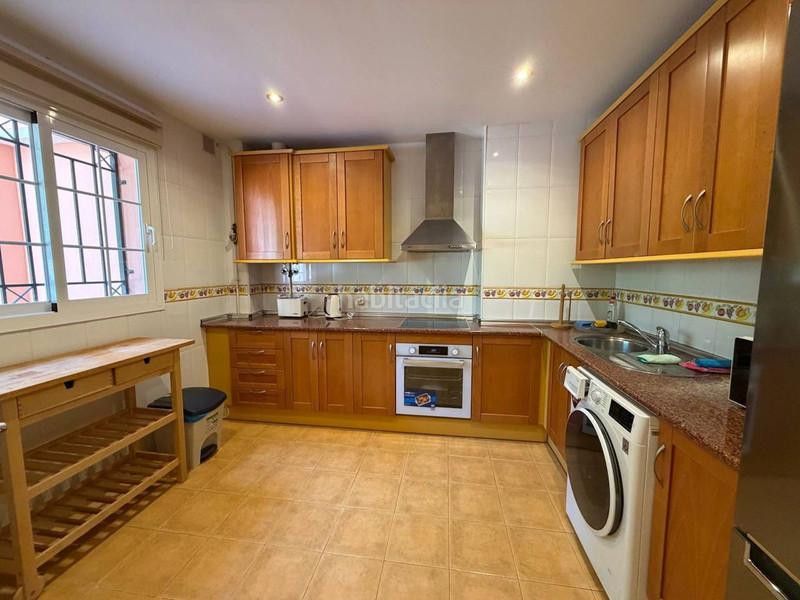 Foto 04b0b3e8-bcc7-47d3-b784-1e2cd538753e. Lloguer planta baixa amb aparcament piscina a Las Brisas Marbella
