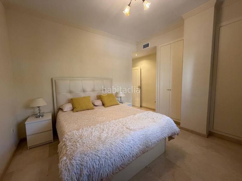 Foto 0f302f9b-d64b-463c-89bf-2c25140aa98b. Lloguer planta baixa amb aparcament piscina a Las Brisas Marbella
