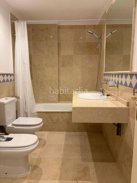 Foto 58783b9b-18ab-4122-ba05-4c62c9ec0125. Lloguer planta baixa amb aparcament piscina a Las Brisas Marbella