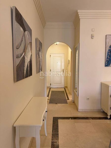 Foto 91032f50-f99c-4320-b753-dbdbd0394e8d. Lloguer planta baixa amb aparcament piscina a Las Brisas Marbella
