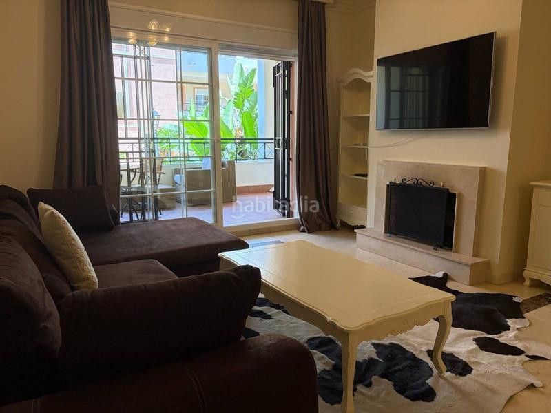 Foto dfbafeab-f2c0-4861-864e-1ea1aae85f7b. Lloguer planta baixa amb aparcament piscina a Las Brisas Marbella