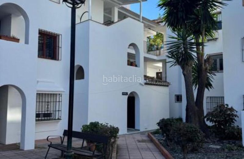 Foto ae1a4618-7caa-4c78-91ab-db5dd3c809b4. Apartament amb aparcament piscina a El Velerín Estepona