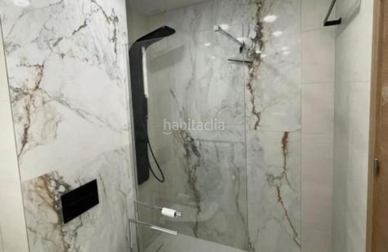 Foto cd87a254-c3cf-4abb-ba3a-57e857f3a6fe. Apartament amb aparcament piscina a El Velerín Estepona