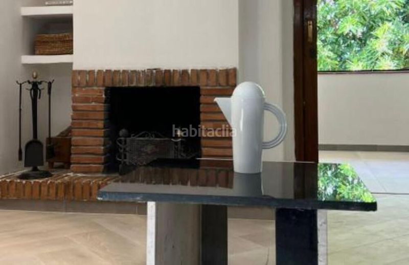 Foto d3b39406-ca0e-4bb3-af2b-2a32d6371ba1. Apartament amb aparcament piscina a El Velerín Estepona