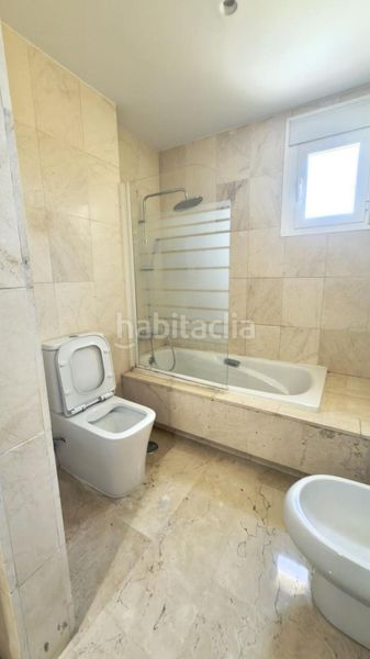Foto d6a10027-090b-4221-bd5a-e64cf44a7ec8. Àtic amb aparcament piscina a Guadalmina Alta Marbella