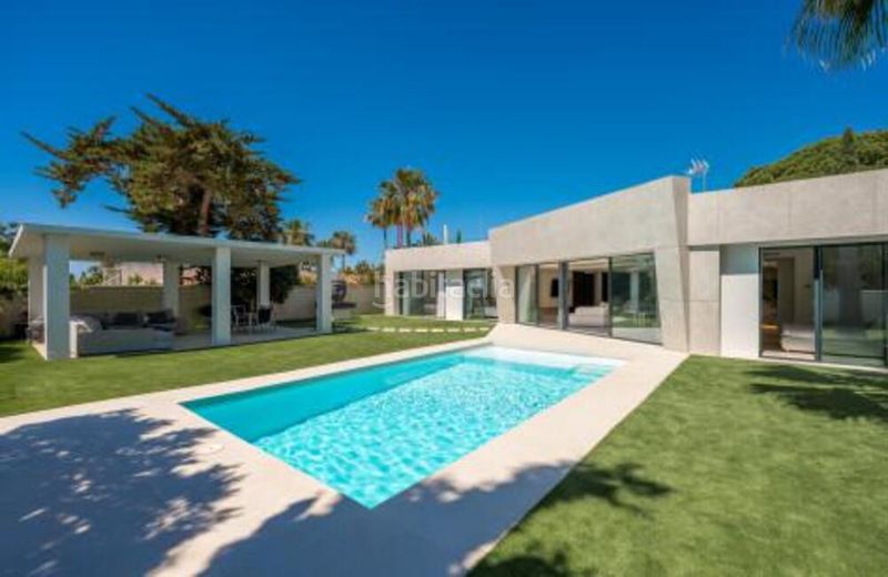 Foto 411a201f-6976-44c9-852a-f98caeae9d86. Casa amb aparcament piscina a Marbesa Marbella