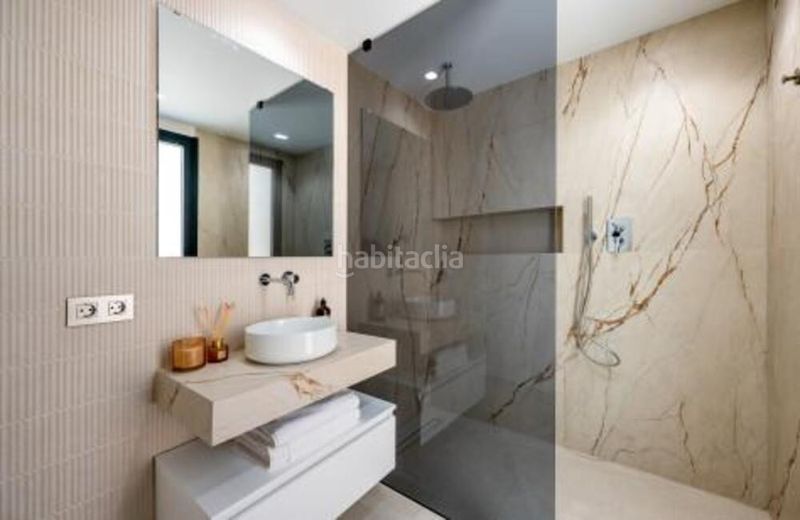 Foto b4ce51aa-5eb3-4534-83b4-02f83a4b9522. Casa amb aparcament piscina a Marbesa Marbella
