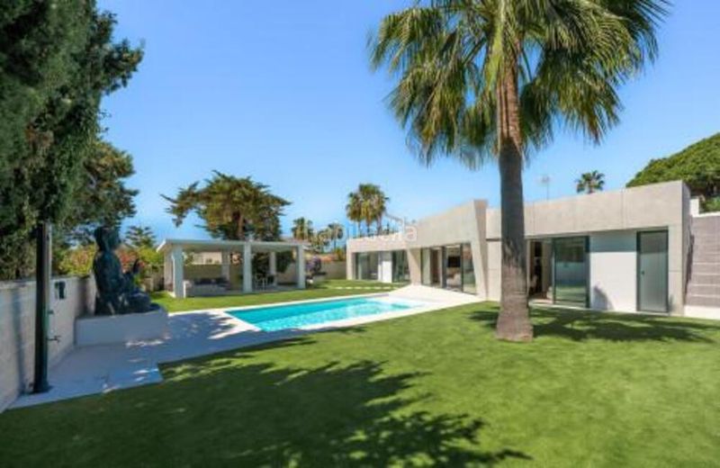 Foto ddcadab1-cfb4-4ab1-af2d-c017a543c561. Casa amb aparcament piscina a Marbesa Marbella
