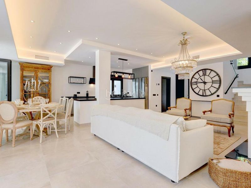 Foto 29d2e0b7-975f-49d7-8e99-fb703d57a3ba. Location maison avec parking piscine dans Marbesa Marbella