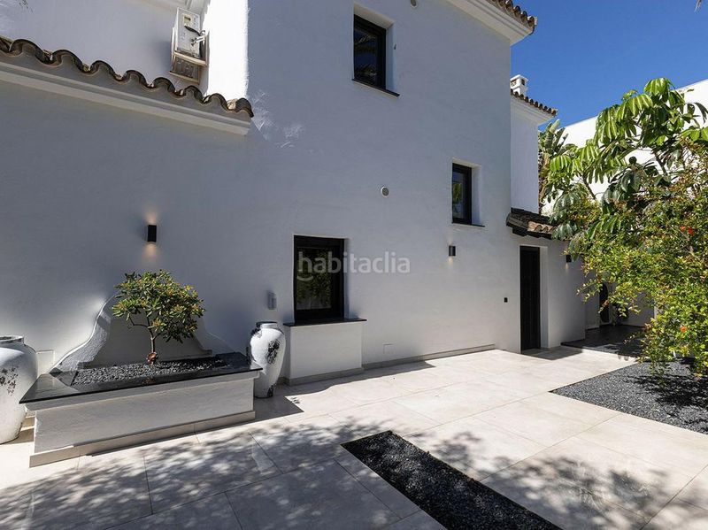 Foto aed1ac5c-c5c3-4ef4-8a69-44dd792c19a8. Location maison avec parking piscine dans Marbesa Marbella