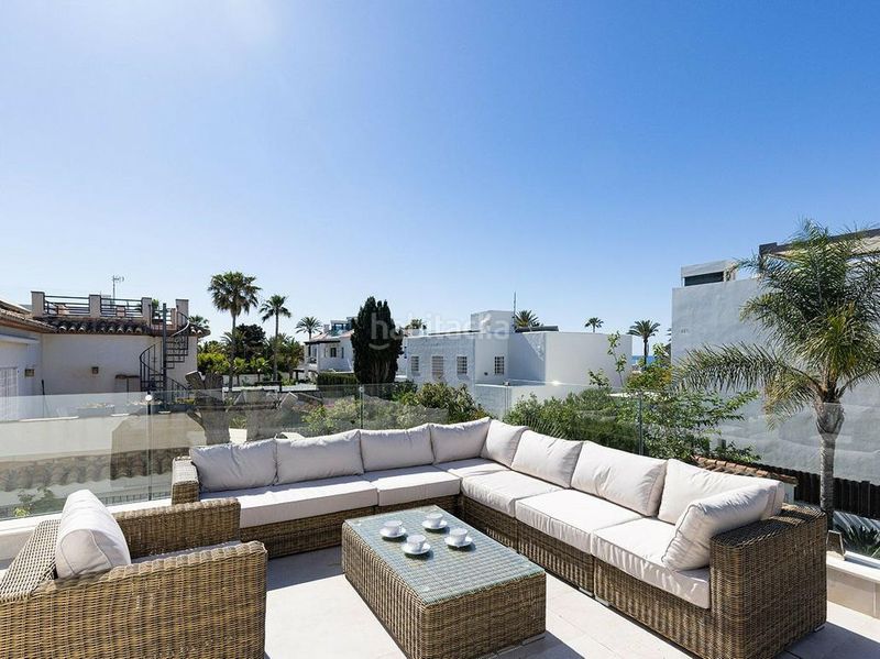 Foto b7dfcb2a-b1cd-410a-9fa2-3ddcd96b7573. Location maison avec parking piscine dans Marbesa Marbella