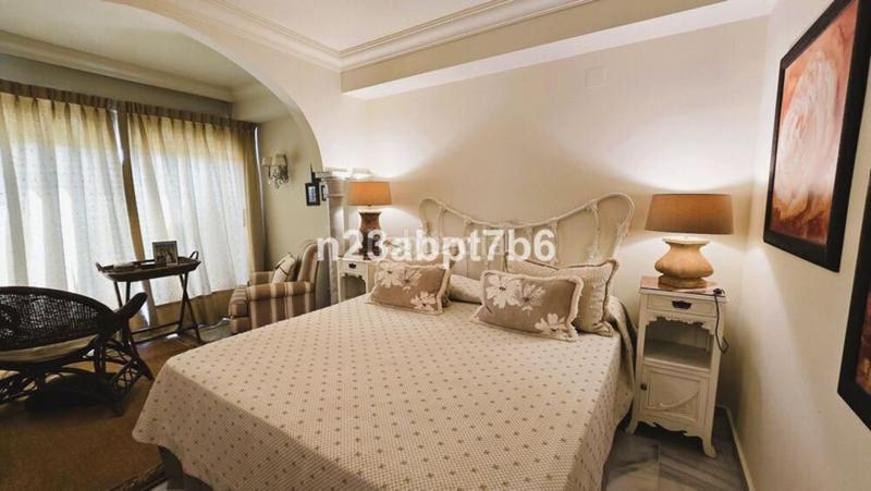 Foto 5465a232-f4aa-478c-96b6-fc4bcae185a0. Lloguer apartament amb aparcament piscina a Los Naranjos Marbella