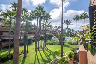 Rent Penthouse in Puerto Banús