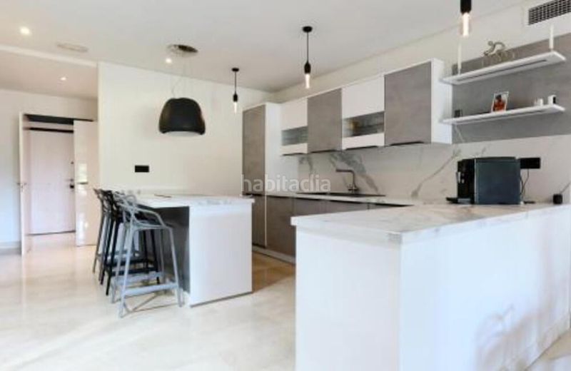 Foto 57febc71-7c99-42ea-ae56-85f3d7a53757. Apartament amb calefacció aparcament piscina a Puerto Banús Marbella