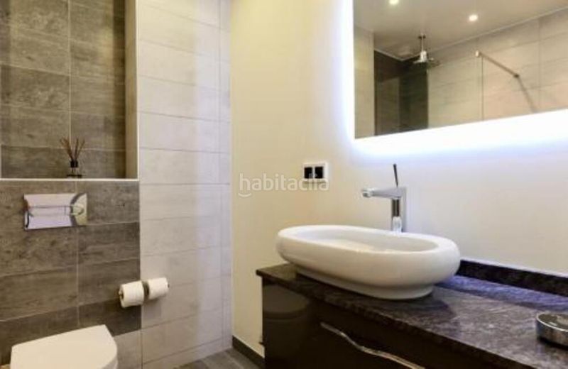 Foto 60dea91b-bbf8-4fc5-a048-5b8461f49430. Apartament amb calefacció aparcament piscina a Puerto Banús Marbella