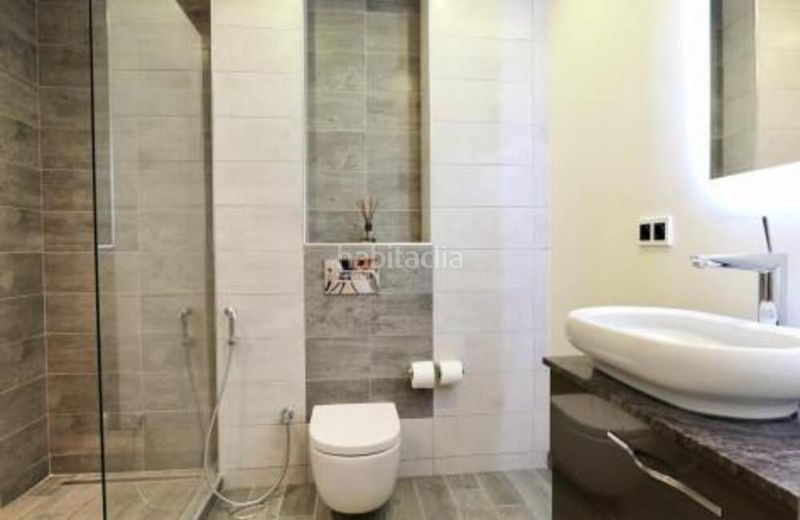 Foto 8a0c2ff5-f6f1-4cd1-bae6-26f09dae2ee3. Apartament amb calefacció aparcament piscina a Puerto Banús Marbella