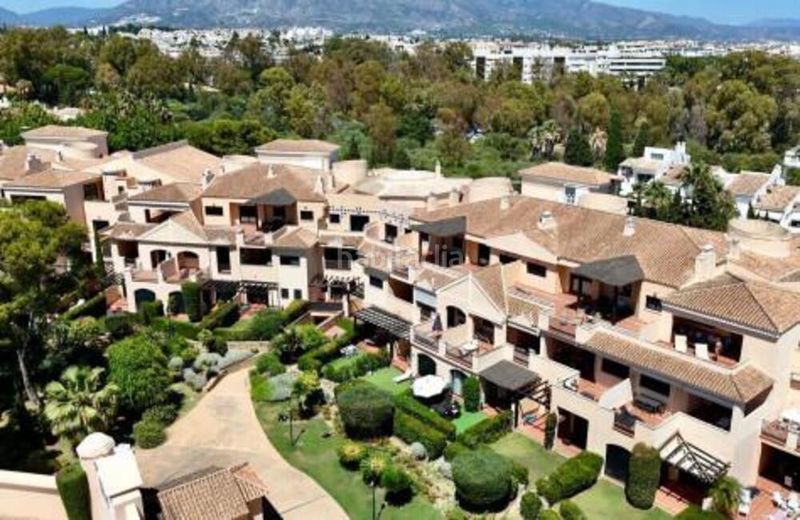 Foto d10d4a92-1e8b-4915-bcbc-2e152f78fc82. Apartament amb calefacció aparcament piscina a Puerto Banús Marbella