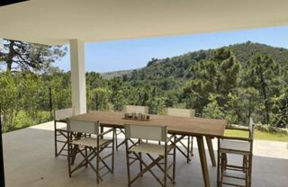 Rent Ground floor in La Concha - Resina Golf. Planta baja de inspiración africana con jardín en el tranquilo o