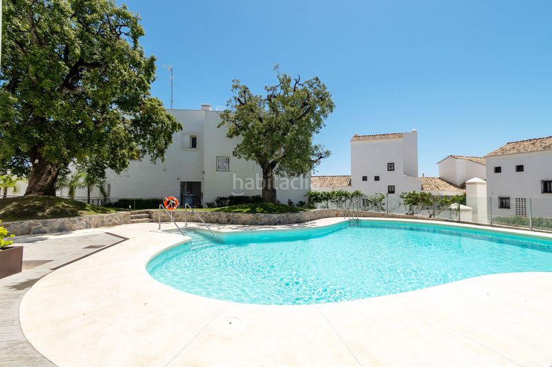Foto a86a8540-8c6f-4aaa-a6a3-df341e78e3ae. Lloguer àtic amb aparcament piscina a Alto de los Monteros Marbella